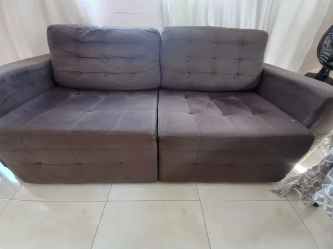 Vendo sofá alto padrão de 2 lugares com assento móveis