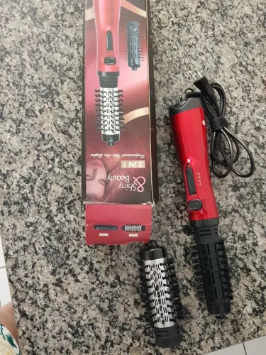 Vendo ou tronco uma escova giratória