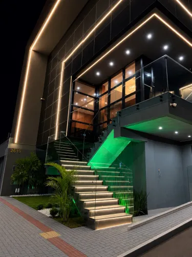 ALUGUEL DE SALAS COMERCIAIS DE ALTO PADRÃO