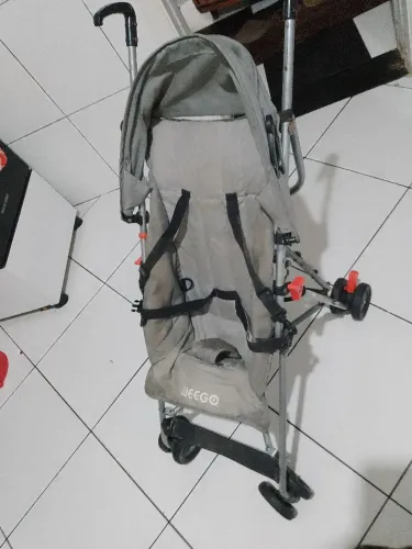 Carrinho.  De BB portátil em ótimo estado 
