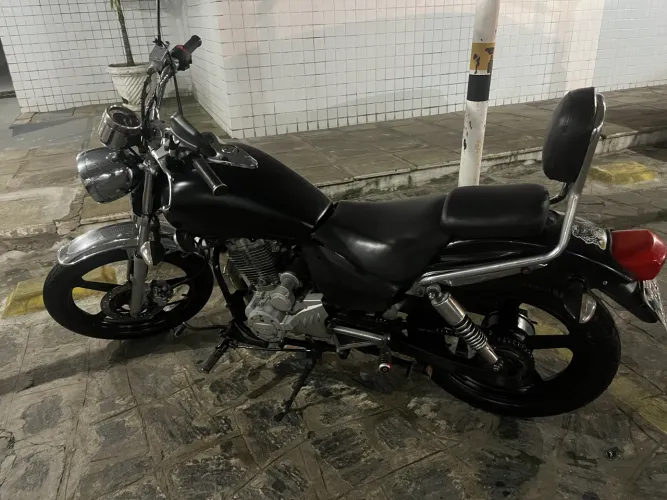 Dafra Kansas 150