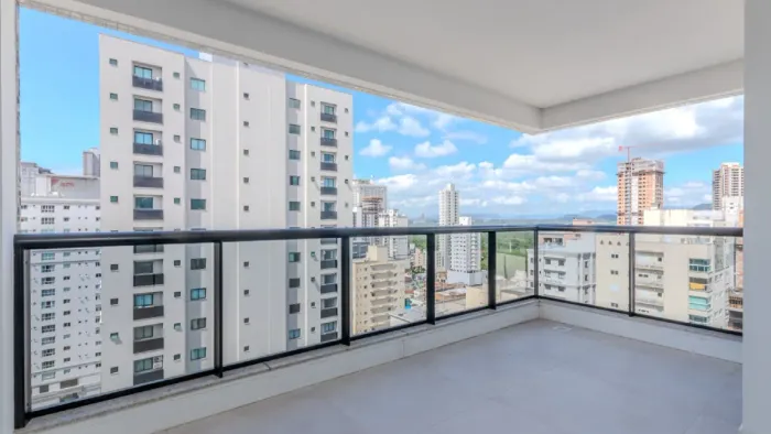 Apartamento com 3 suítes no edifício Fiori Del Mare na Meia Praia, Itapema