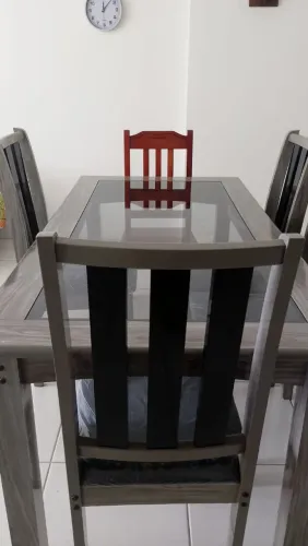 Conjunto Mesa de Jantar 4 cadeiras-tampo de vidro