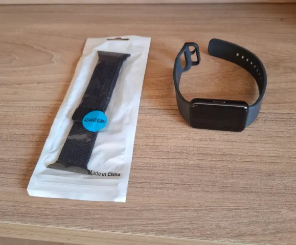 Relógio Samsung Fit 3 Usado + Pulseira (Com Caixa e Carregador Originais).