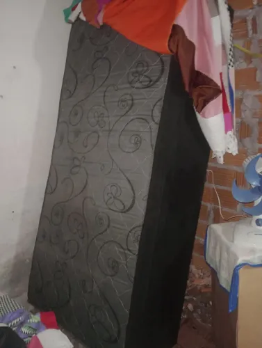 Cama de solteiro em ótimo estado ,250,00