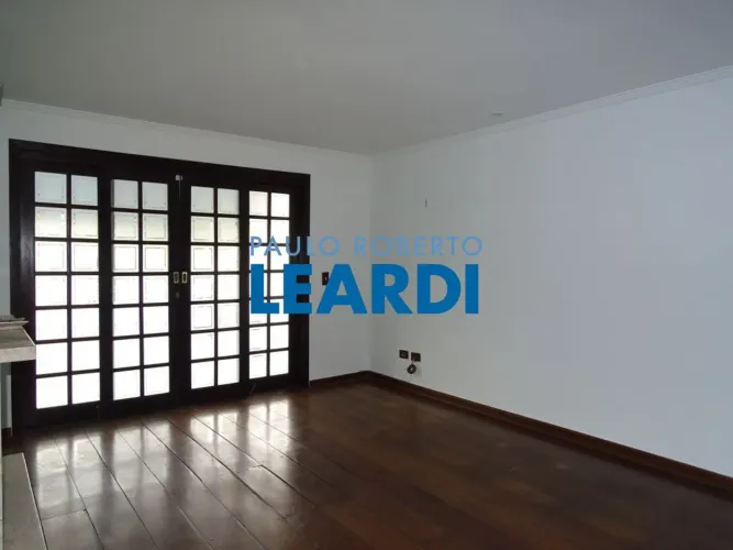CASA ASSOBRADADA - VILA MADALENA - SP