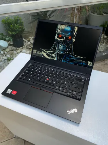 Notebook Lenovo Thinkpad i7 10TH, 16GB RAM, RADEON 625 2GB, 512GB SSD