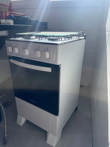Vendo fogão Atlas Coliseum Plus 4 bocas, branco, em excelente estado de conservação.