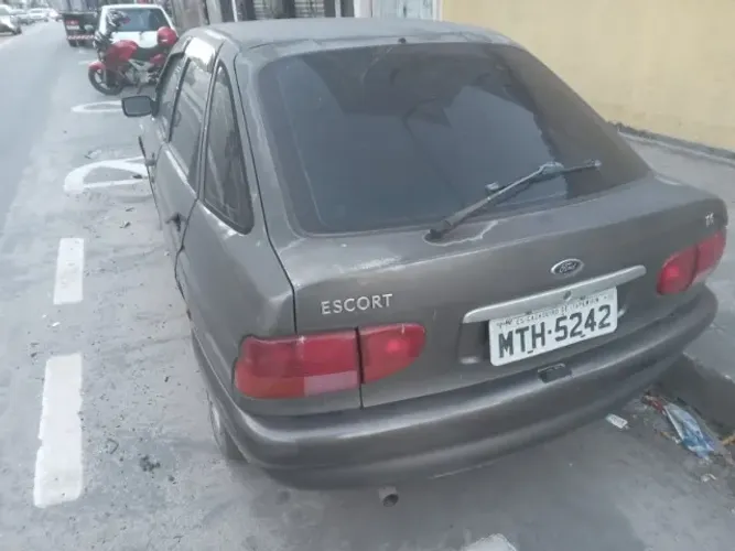 Ford Escort GL 1.6 MPI 2001