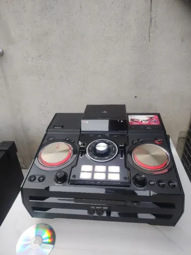 MICRO SISTEM LG XBOOM MODELO CM9740