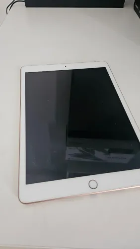 Ipad Geração 8 Dourado 128Gb Pelicula e Cap. ( Seminovo 3 meses de garantia)