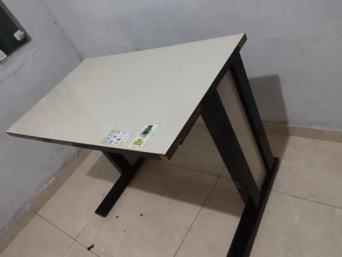 Vendo uma mesa novinha 