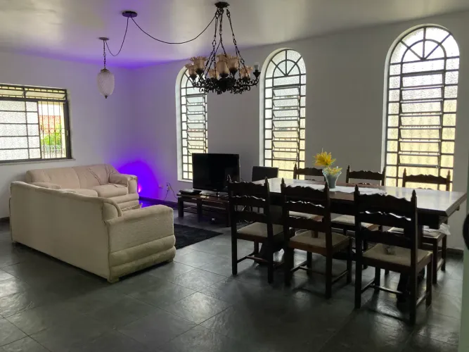 Quartos em Casa de Alto Padrão no Melhor Bairro de São José dos Campos