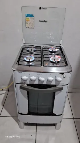 Vende-se um fogão automático de 4 bocas funcionando perfeitamente esmaltec 