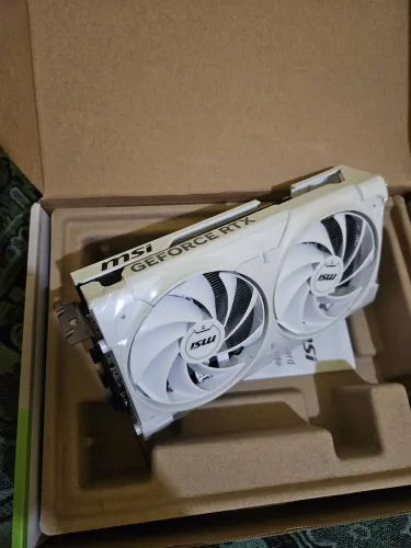 RTX 5060 MSI Ventus 2x Branca 