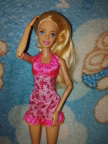 Boneca Barbie articulada