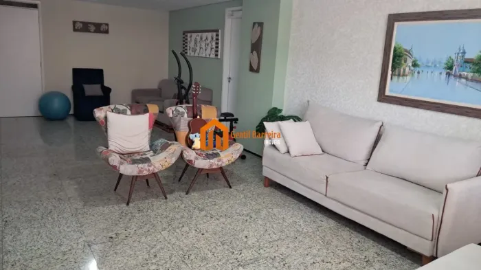Luxuoso apartamento com 5 suítes no Guararapes