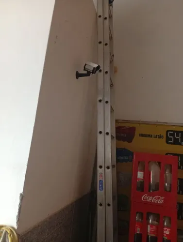 ESCADA EXTENSIVA 4 x 1, 2x 12 DEGRAUS. ALUMÍNIO SUPORTA ATÉ 120 kg. 4 FORMAS DE USO.