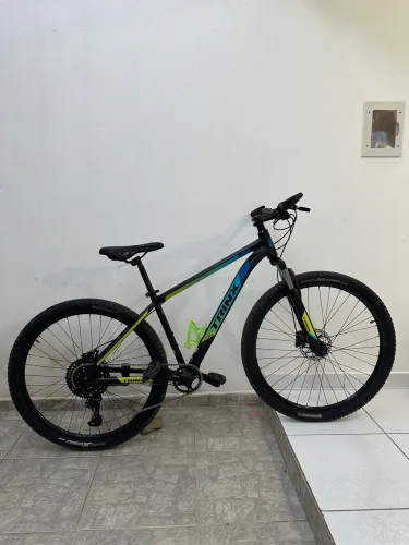 Bicicleta Trinx M100 pro