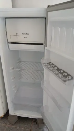 Vende-se geladeira