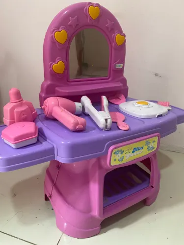 Penteadeira infantil com acessórios 