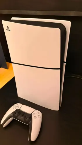 PLAYSTATION 5 + FONE ORIGINAL + 2 JOGOS. NA CAIXA