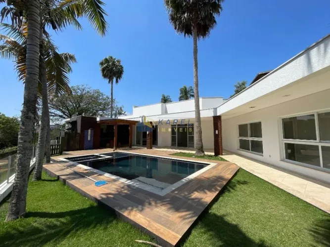 CASA TÉRREA para LOCAÇÃO com 4 DORMITÓRIOS e PISCINA no CONDOMÍNIO EUROVILLE 1 em BRAGANÇA