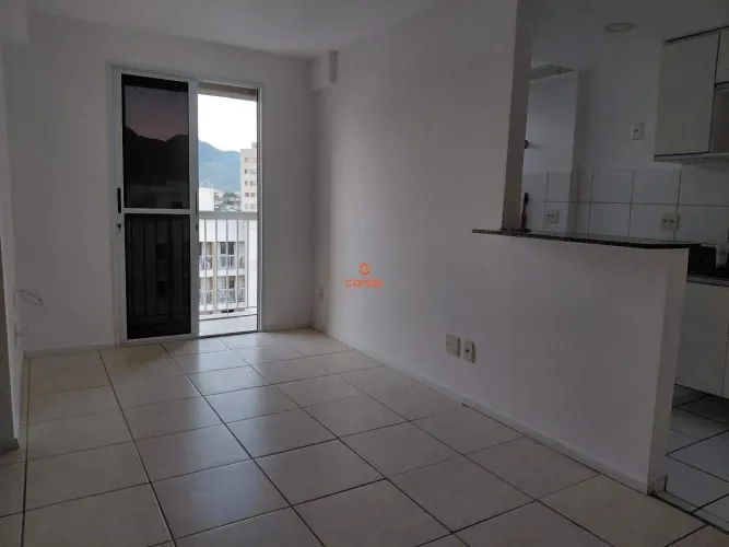 Apartamento com 2 Quartos, Suíte e Varanda em Excelente Localização - Del Castilho