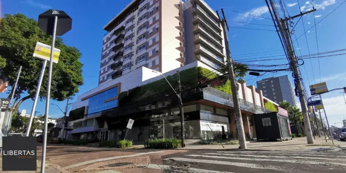 Vende loja ,com mezanino 180m², 2 banheiros