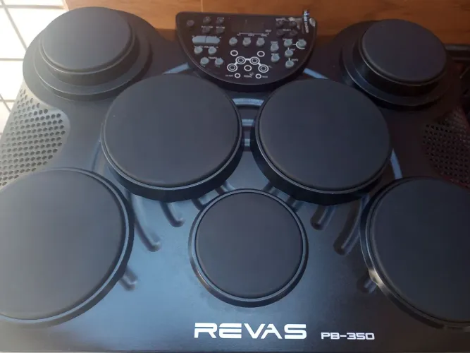Unidade Roland Ervas PB 350 com acessórios.