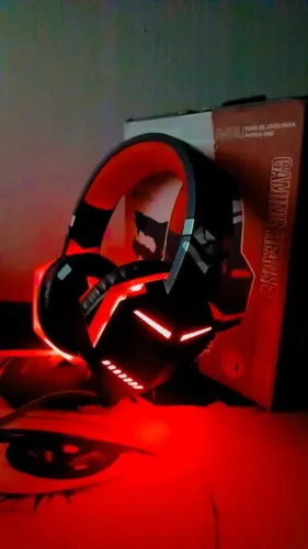 Headset Gamer Feir Para PC, PS4 e Xbox - Iluminação RGB vermelho