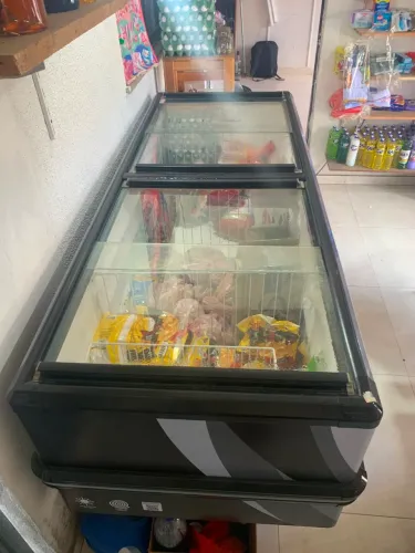 Vende-se Freezer ilha 