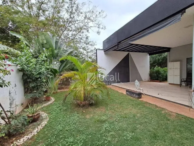 Casa com 3 quartos para alugar, 200 m² por R$ 7.400/mês - Residencial Gaivota I - São José