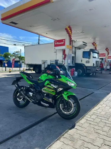 TROCO ninja 400 em carro