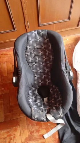 Vendo esse bebê conforto.