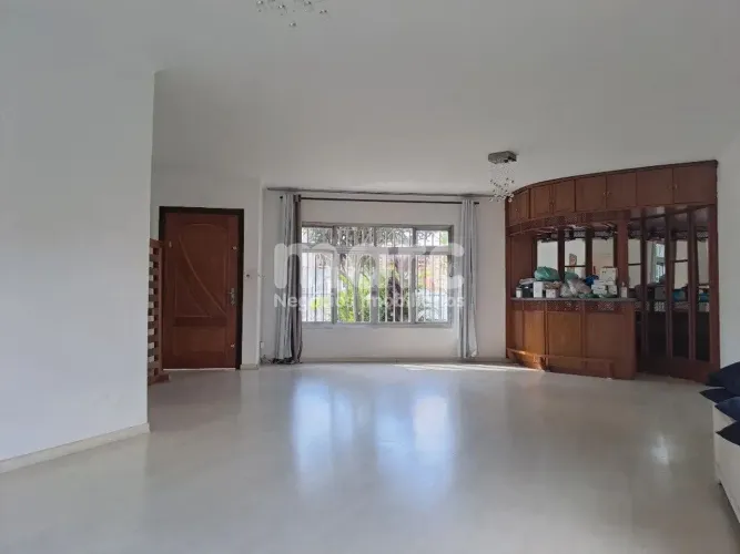 Casa com piscina, 4 dormitórios ,6vagas de garagem Jardim da Glória