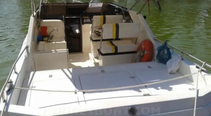 LANCHA COBRA MIRAGE 28