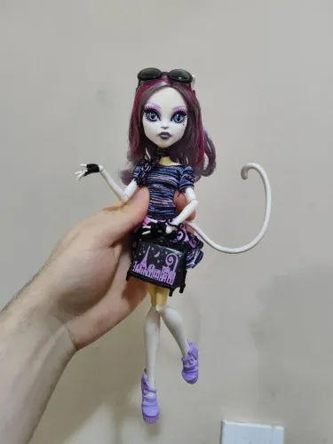 Boneca Catrine DeMew Monster High - Scaris City of Frights