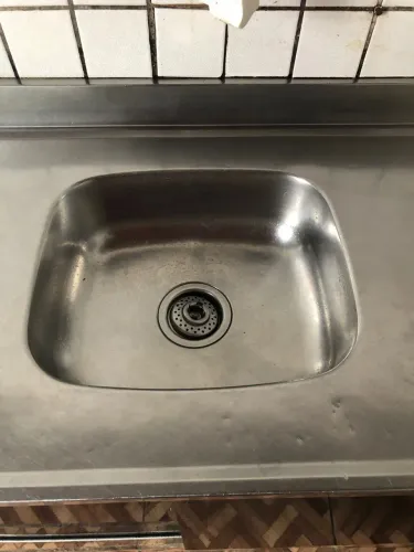 Pia inox acompanhado com porta corrediça 