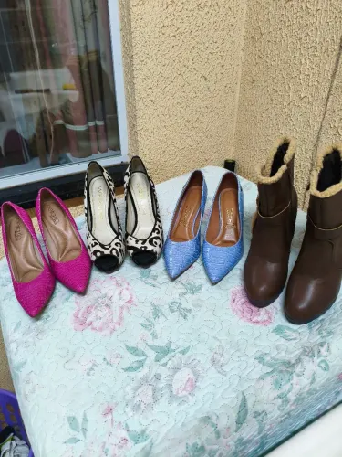 Lote de sapatos tamanho 35 os 4 por R$ 200,00