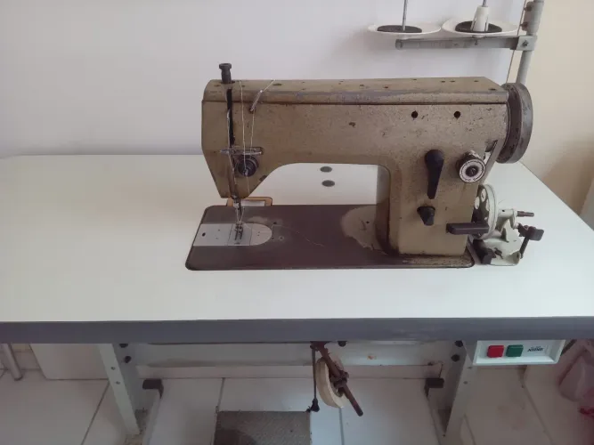 MÁQUINA RETA INDUSTRIAL