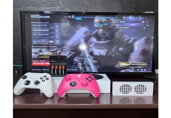 Xbox series s 2 controles carregador 8 pilhas e cooler lateral