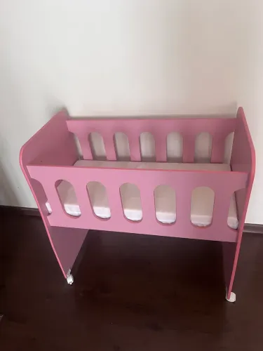 Berço Moisés rosa