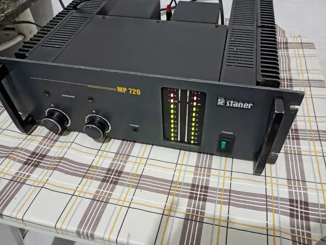 Amplificador staner mp720