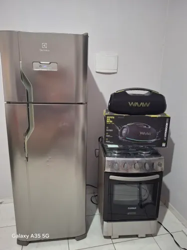 Vendo essa geladeira,fogão e som 