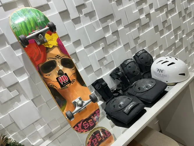 SKATE JUVENIL COM KIT PROTEÇÃO TILL THE ENDTHE the end