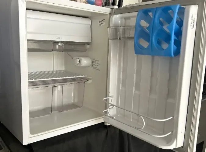 Frigobar consul 80L