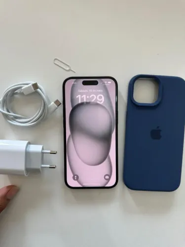 iPhone 15 256GB