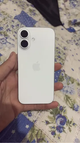 iPhone 16 