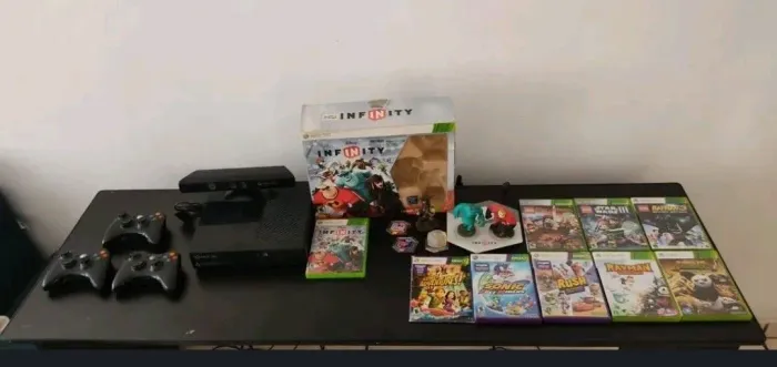 Xbox 360 Super Slim + Kinect + 3 Controles + 8 Jogos + Disney Infinity Completo